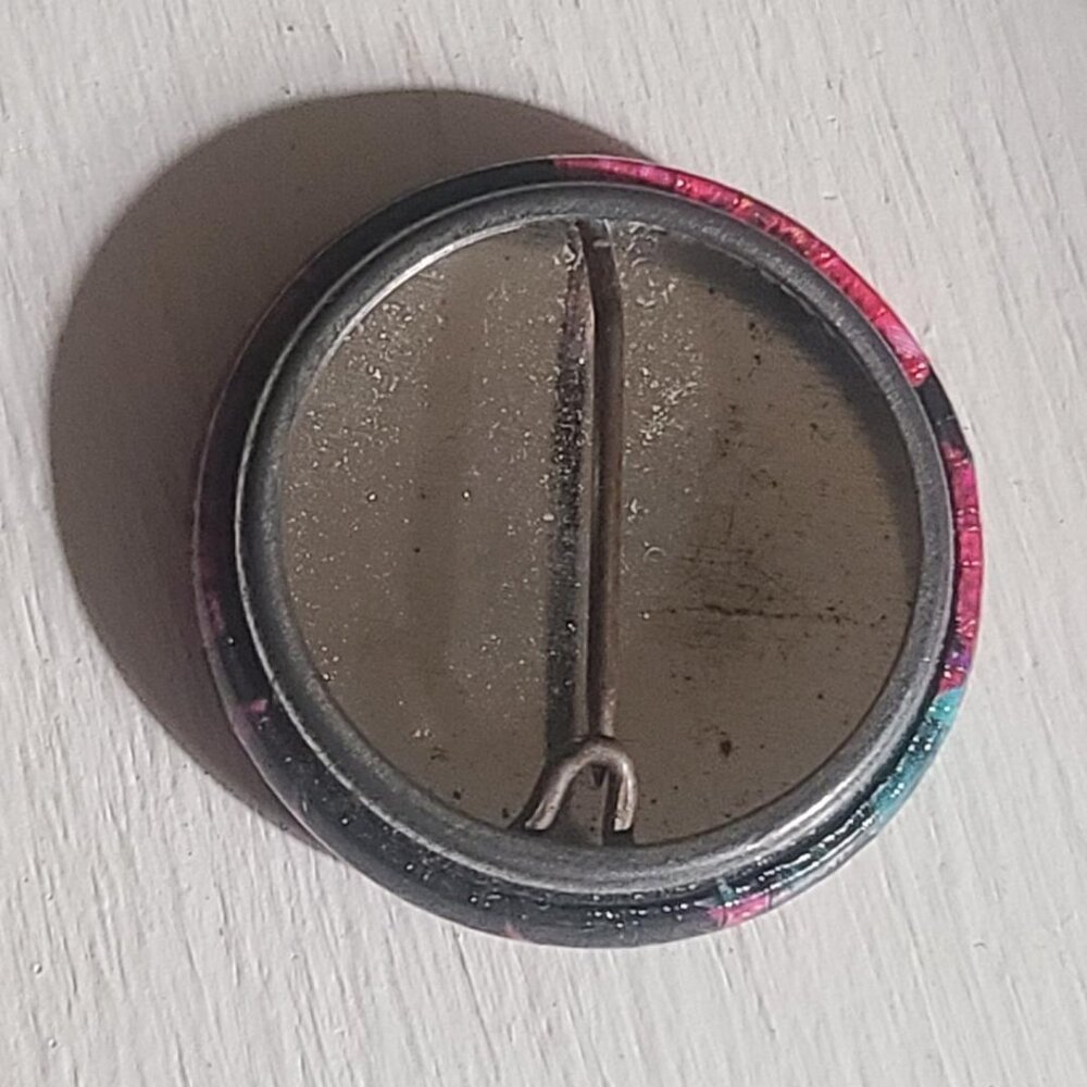Forager Vintage 1980's Lapel Jacket Hat Pin Button - Foodie Food Hunter Badge View 3